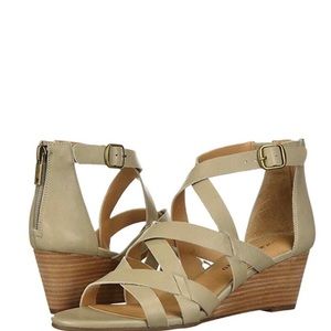 Lucky Brand Women's Jewelia Wedge Sandal in Roasted Cashew